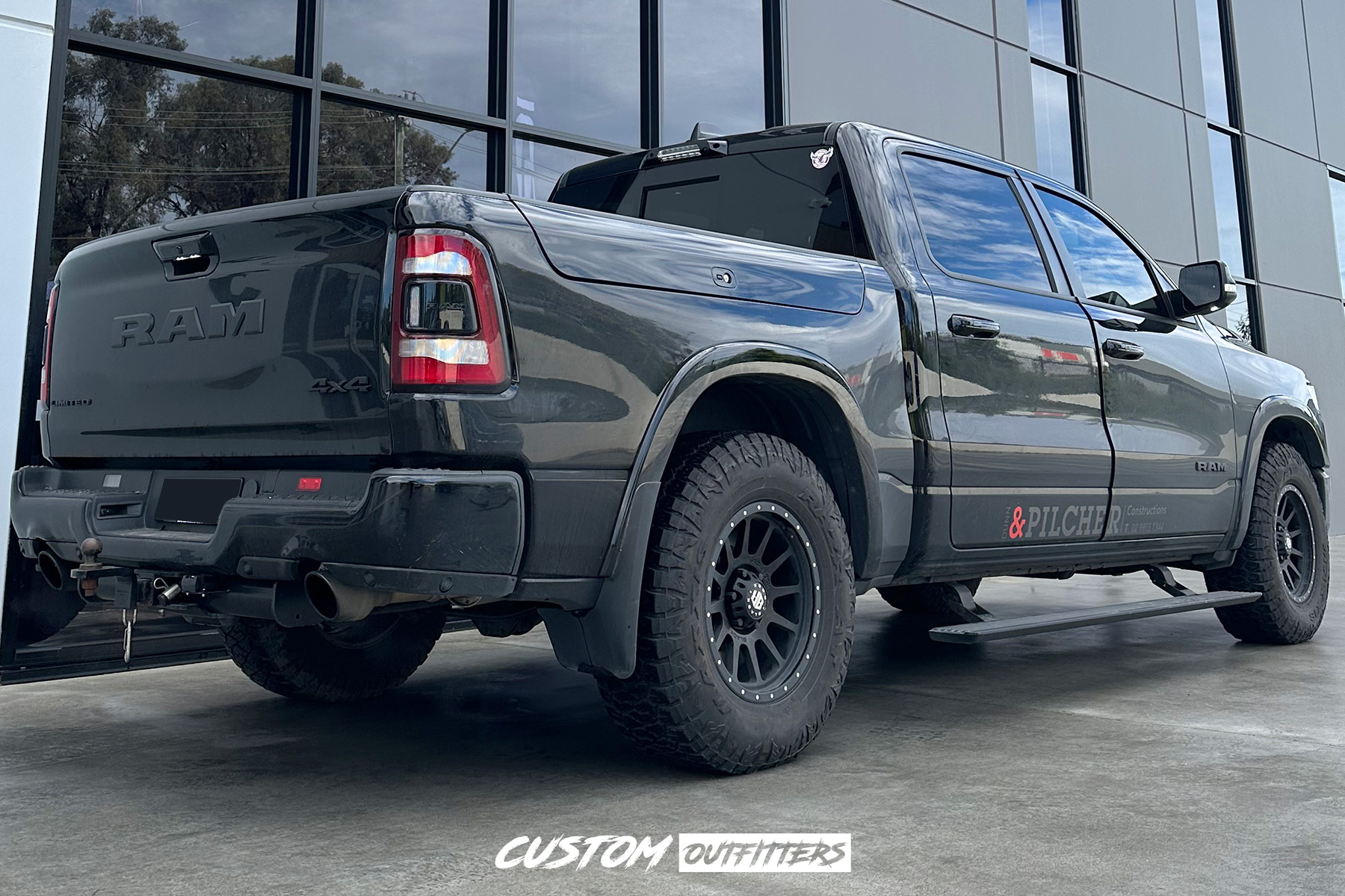 Toyota Hilux SR5 Build